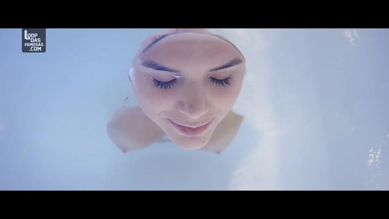 Bruna Marquezine nua no filme “Vou Nadar Até Você” #01
